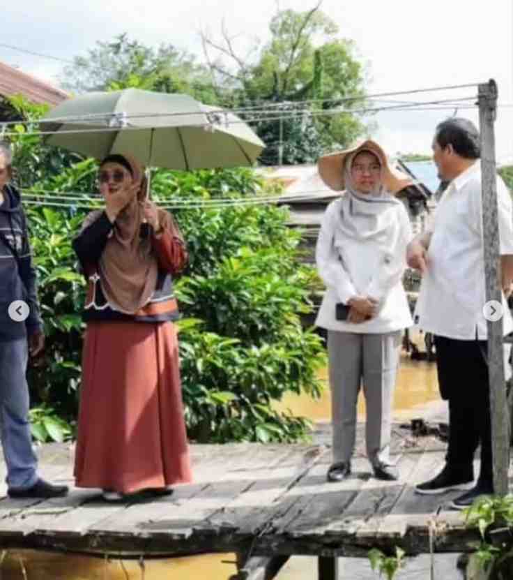 Walikota Bontang beserta Sekda dan Kadis PUPR Kota Bontang melakukan kunjungan ke Kelurahan Guntung